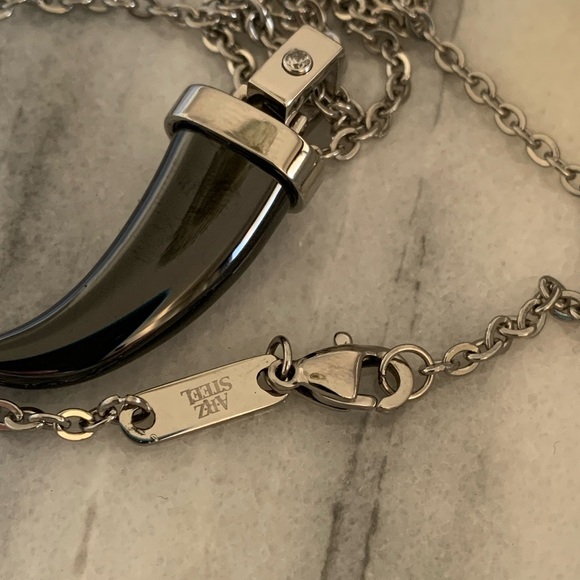 Black Fang Pendant Necklace - Picture 2 of 3